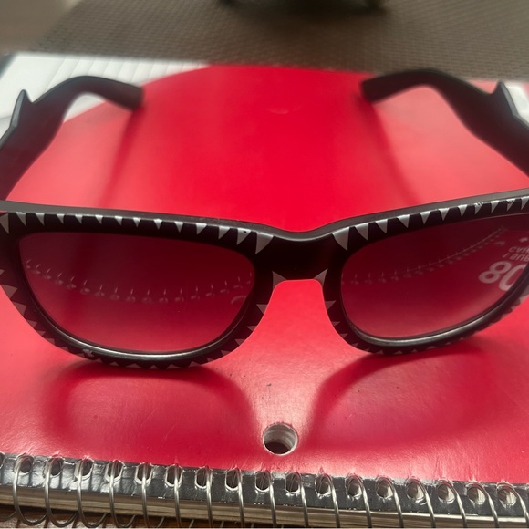 Gap sunglasses 3-8 - Picture 8 of 9